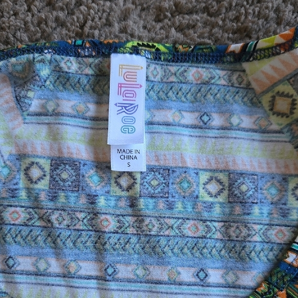 Colorful Geometric Pattern Top - Picture 2 of 3